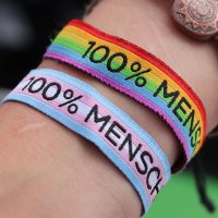 Armband 100% MENSCH Regenbogen (5er-Pack)